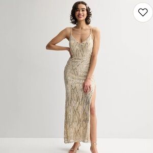 Juniors' Jump Apparel Beaded And Sequin Tulle Tie Back Gown